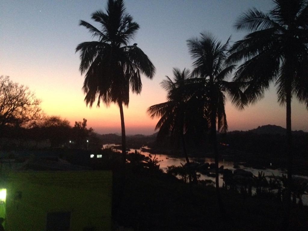 Archana Guest House River View ハンピ エクステリア 写真