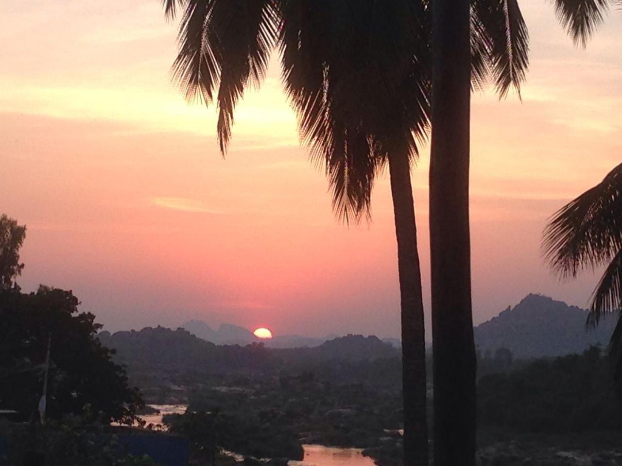 Archana Guest House River View ハンピ エクステリア 写真